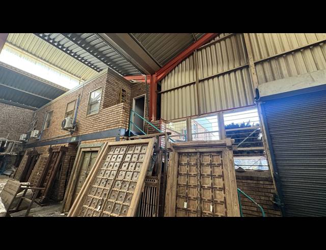 765M² WAREHOUSE TO LET IN KRAMERVILLE